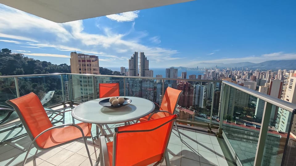 Balcony/Terrace, City view