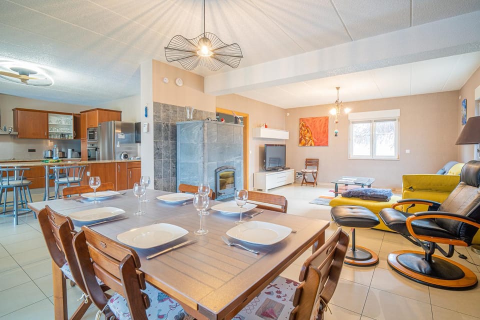 Living room, Dining area