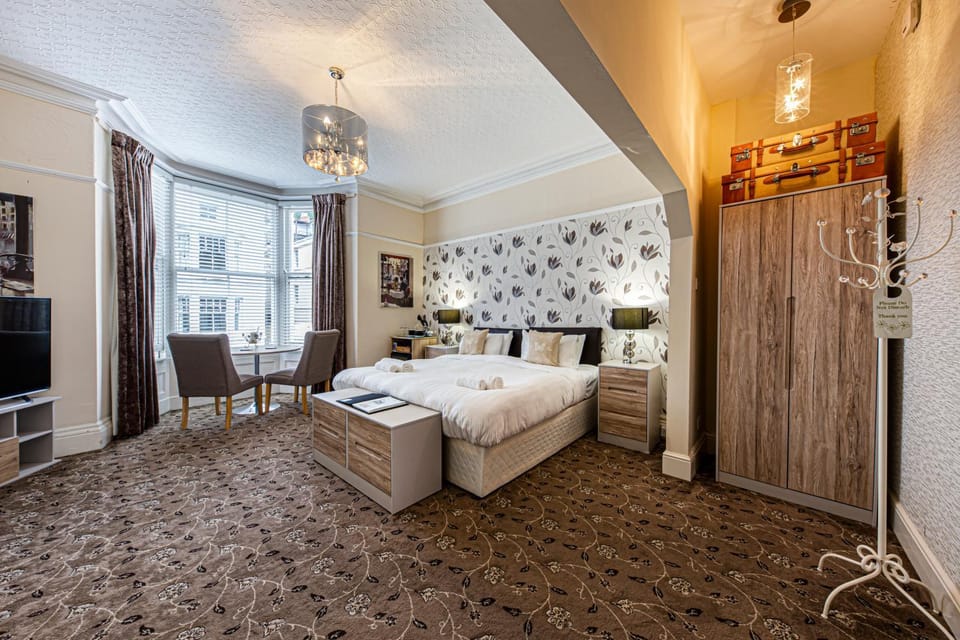 Bathroom, Bedroom