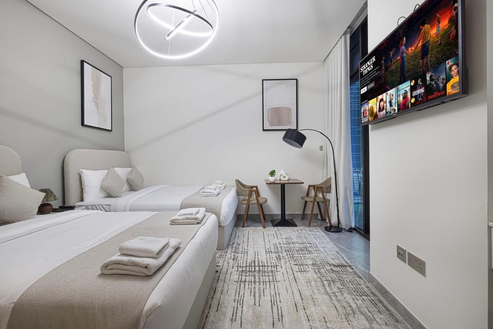 Brand New Building! 2 Double Bed! Ideal Location with 5-star Pool and Gym! Apartment in Dubai