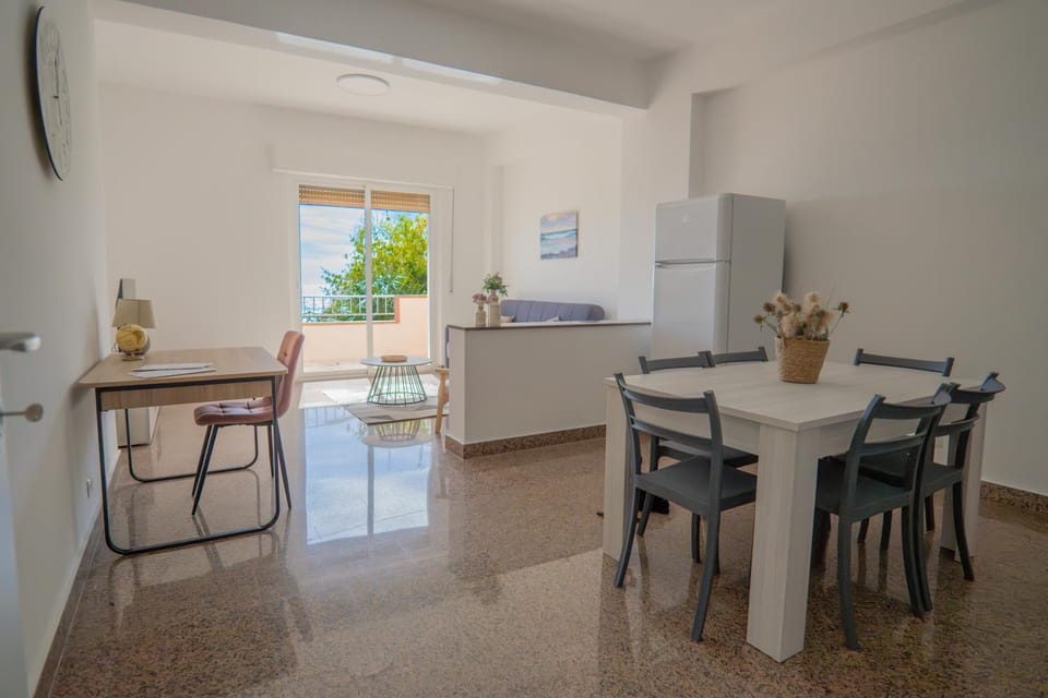 Natural landscape, Seating area, Sea view, kitchen