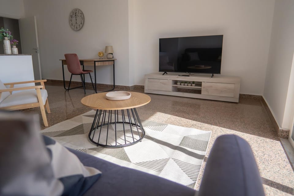 Communal lounge/ TV room, TV and multimedia, Living room, Seating area