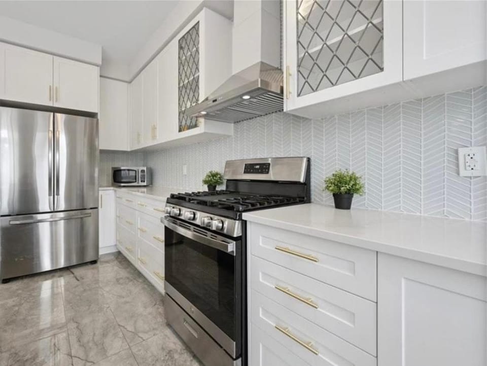 AyrHaus- Modern Comfort Meets Small-Town Charm House in Brant