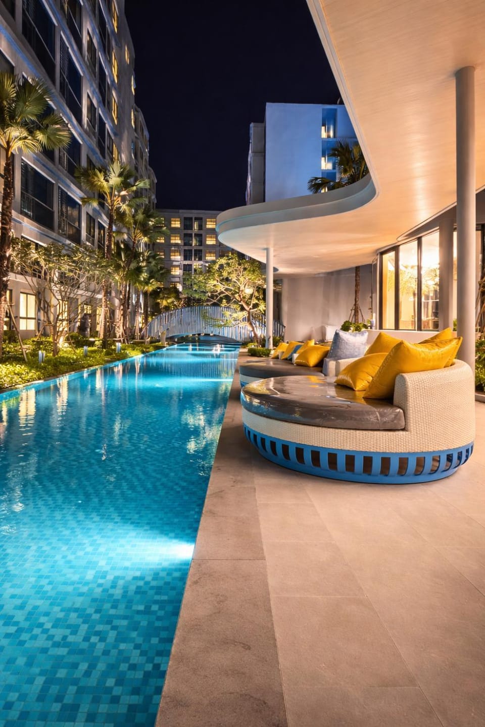 Seating area, Swimming pool, sunbed
