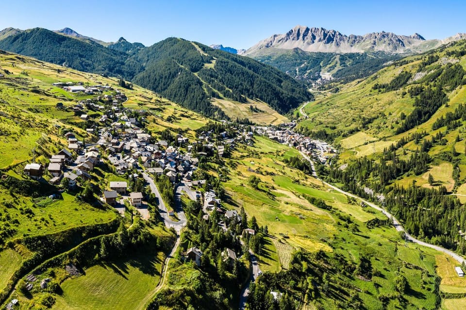 Nearby landmark, Spring, Day, Neighbourhood, Natural landscape, Bird's eye view, Mountain view