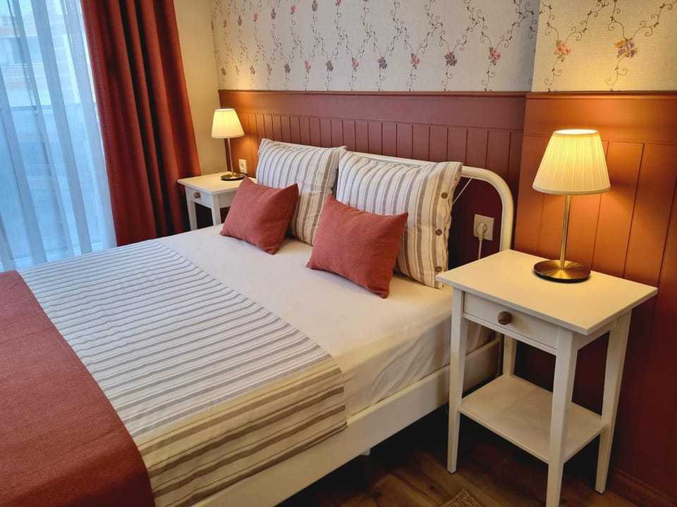 Bed, Bedroom, air conditioner