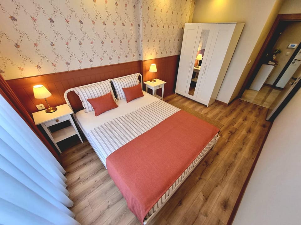 Bed, Bedroom, air conditioner
