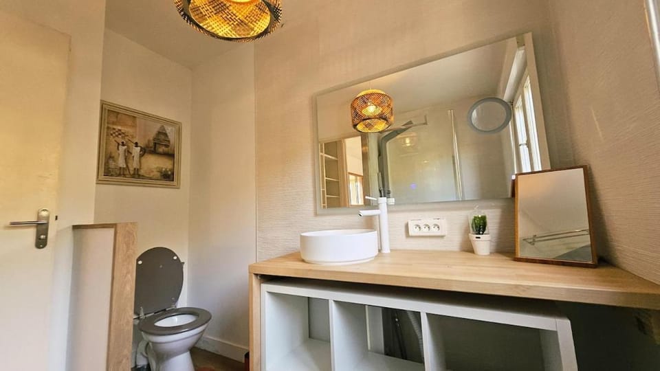 Maison familiale rénovée au calme a bon encontre House in Nouvelle-Aquitaine