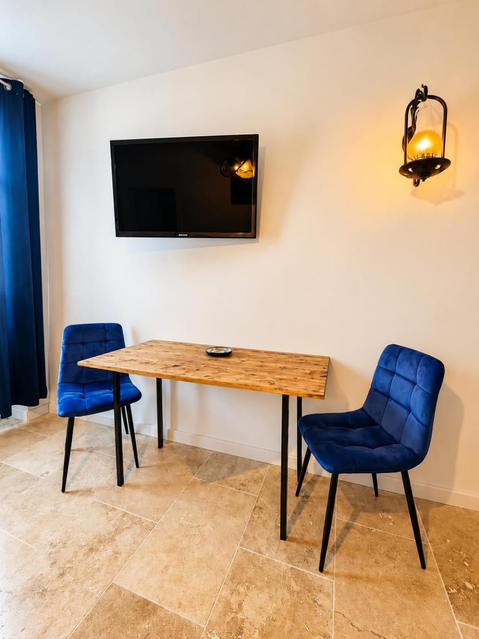 César Room - Appartement Antique 2-3 pers, parking privé,proche centre et gare Apartment in Grand Est