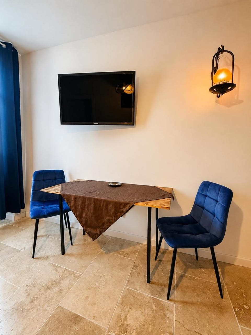 César Room - Appartement Antique 2-3 pers, parking privé,proche centre et gare Apartment in Grand Est