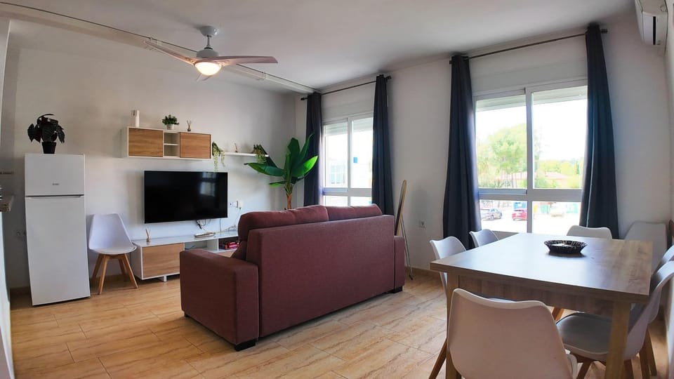 Communal lounge/ TV room, TV and multimedia, Kitchen or kitchenette, Living room, Dining area