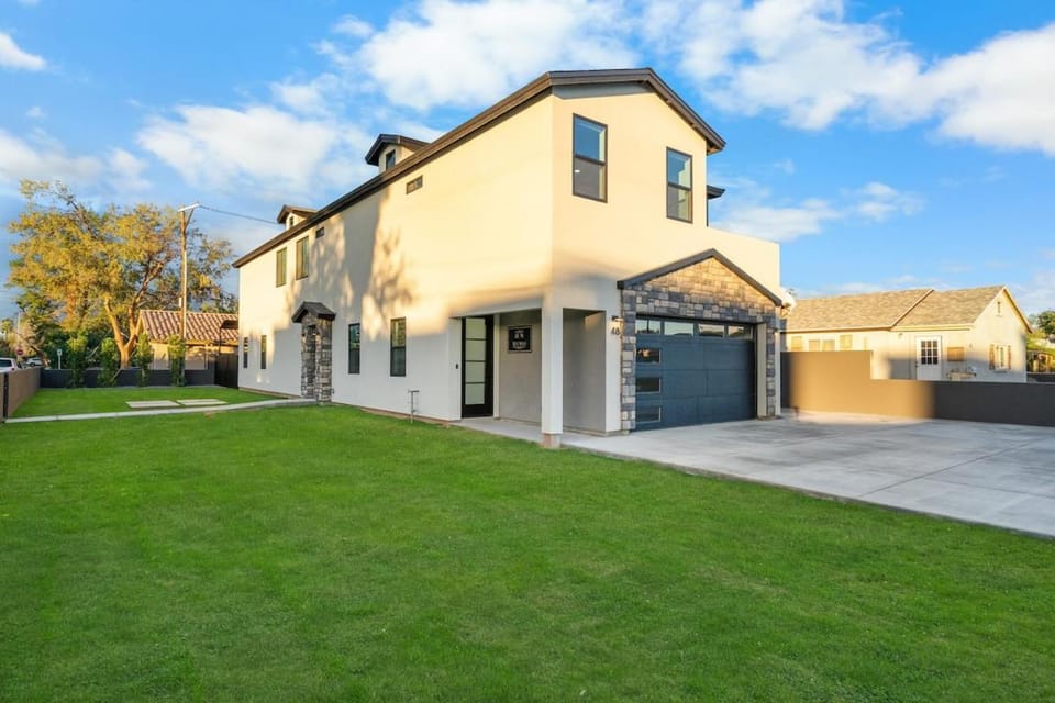 Property building, Neighbourhood, Street view