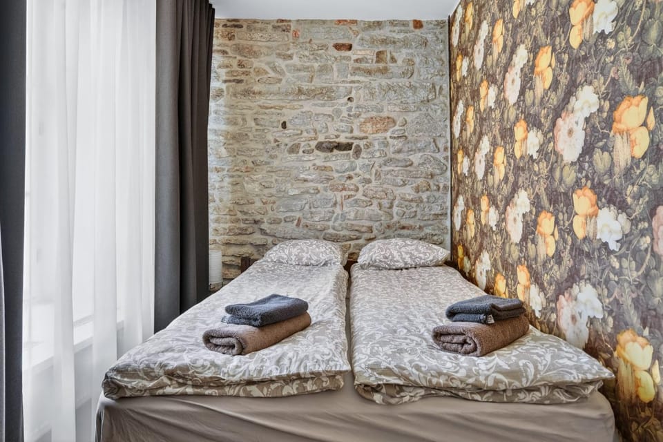 Old Town Luxury 2 Bedroom Suite 65 m2 on 3rd floor Apartment in Tallinn