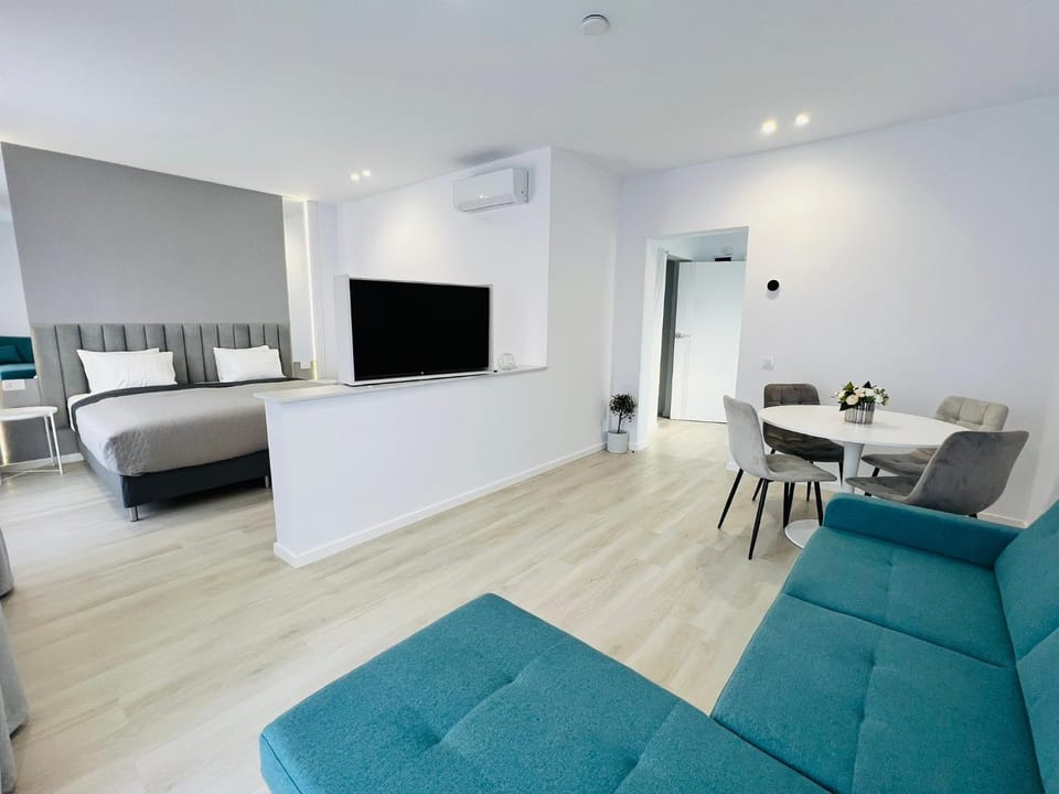 TV and multimedia, Dining area