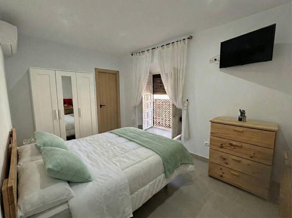 Bed, Bedroom, wardrobe