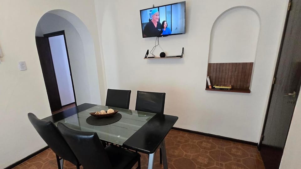 TV and multimedia, Seating area, Dining area