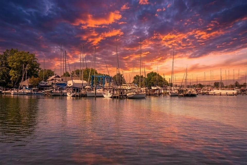Waterfront Views with King Bed in Solomons Island Apartment in Dowell