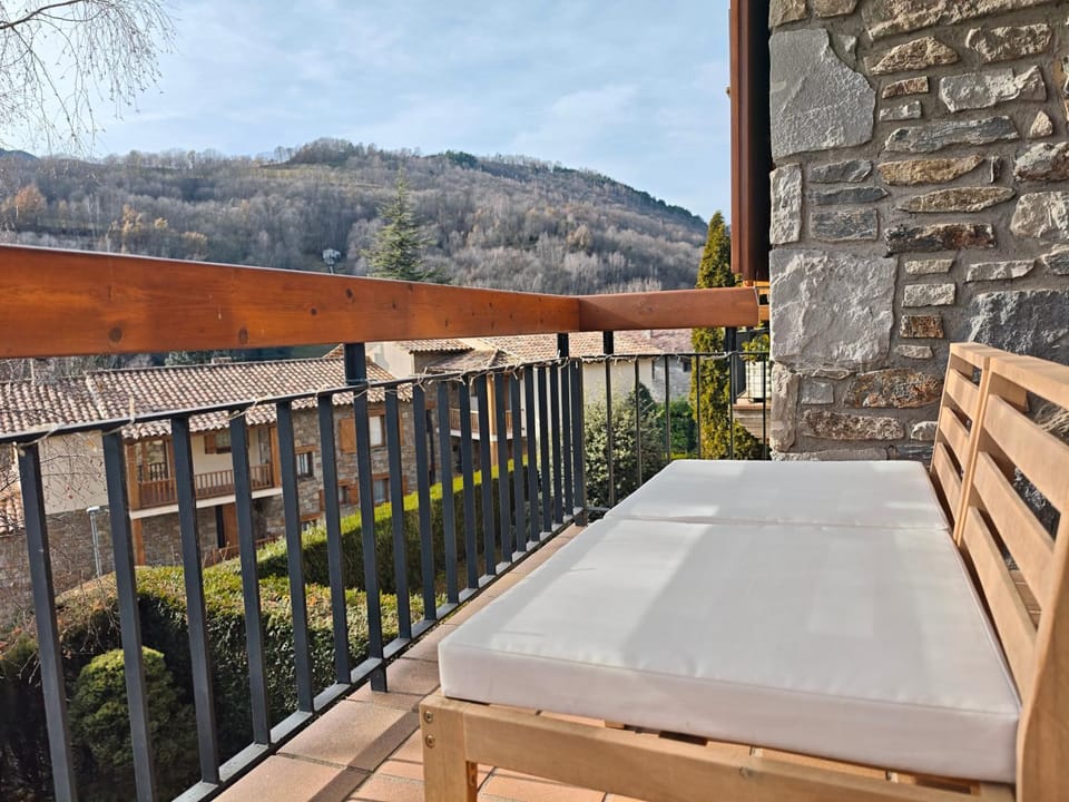 View (from property/room), Balcony/Terrace, Mountain view