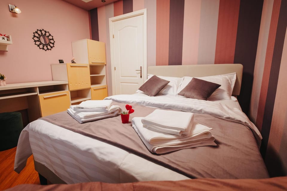Downtown Cozy Retreat - parcare inclusa Apartment in Romania