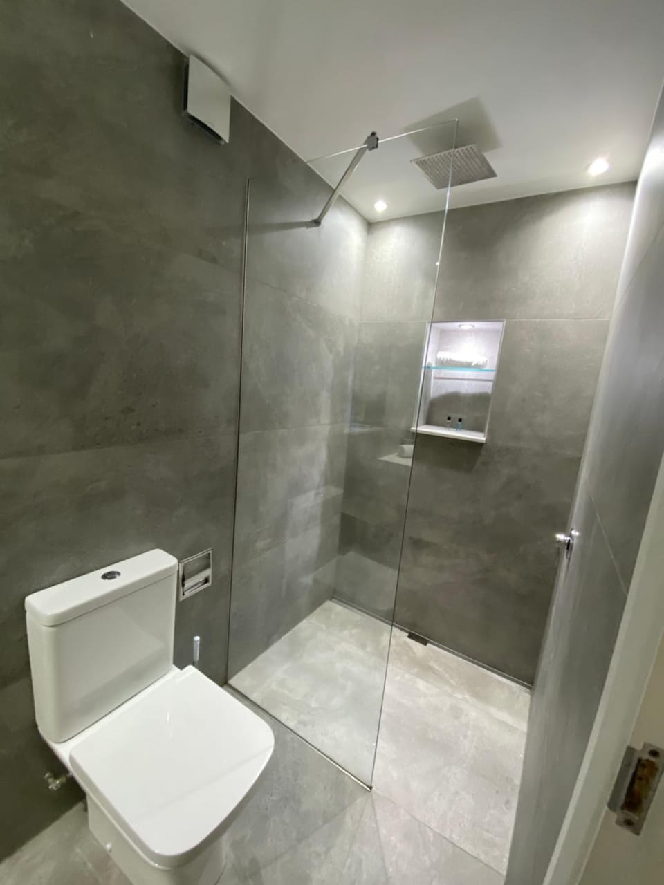 White Walnut 2 Bed Duplex Apartment with garden Apartment in Cardiff