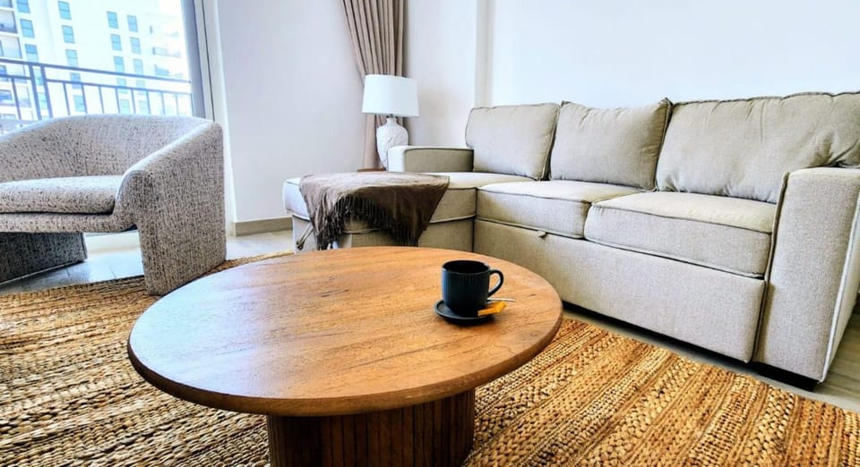 Canal View 1 bedroom in Waters Edge by Voyage Apartment in Abu Dhabi