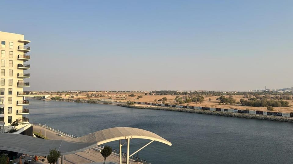 Canal View 1 bedroom in Waters Edge by Voyage Apartment in Abu Dhabi