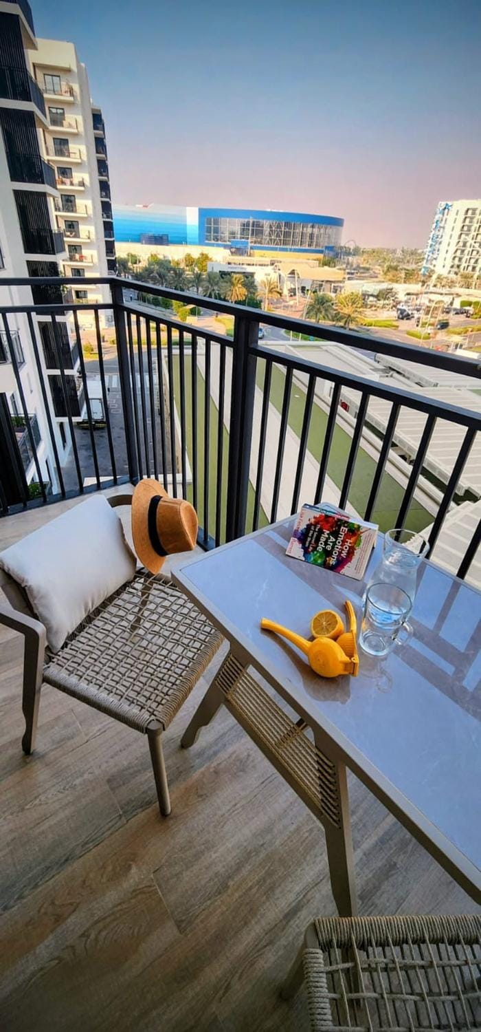 Canal View 1 bedroom in Waters Edge by Voyage Apartment in Abu Dhabi