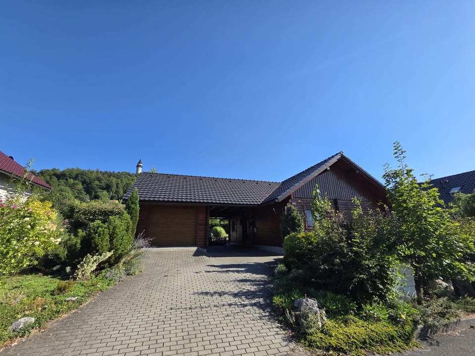 Property building, Day, Natural landscape, Mountain view