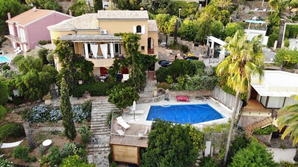 Villa Les Dauphins Bed and Breakfast in Le Lavandou