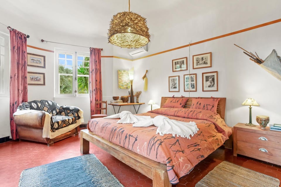 Living room, Bedroom