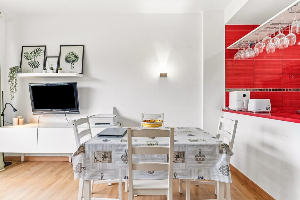 Property building, Kitchen or kitchenette, Living room