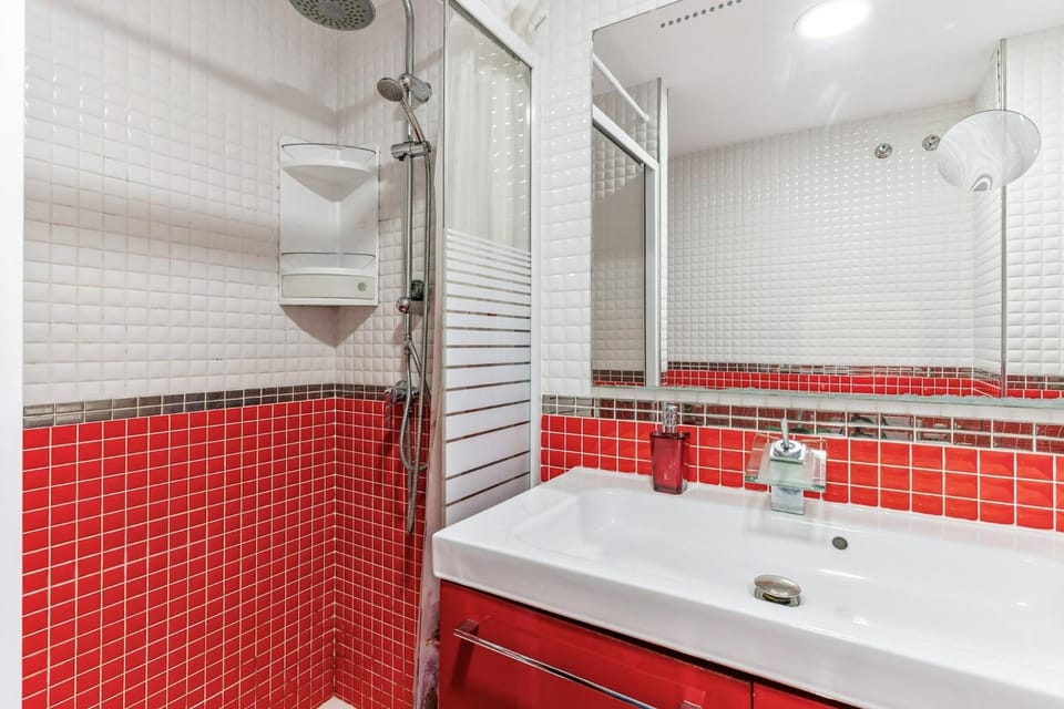 Bathroom, Living room