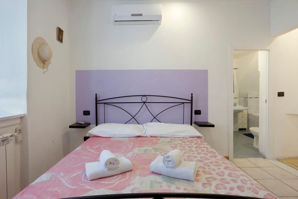 Bathroom, Living room