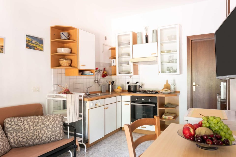 Property building, Kitchen or kitchenette, Living room