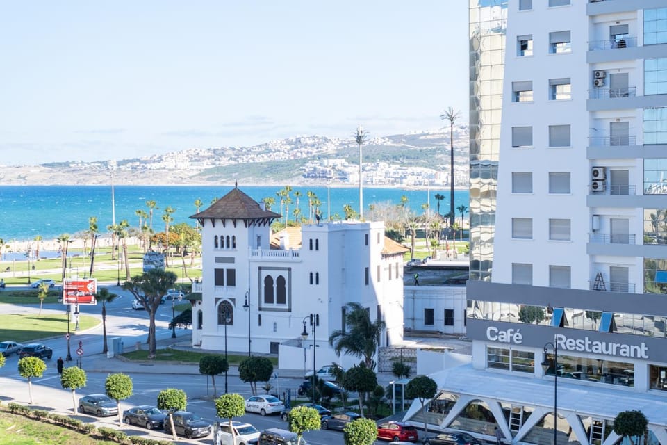 Nearby landmark, Neighbourhood, City view, Landmark view, Sea view, Street view