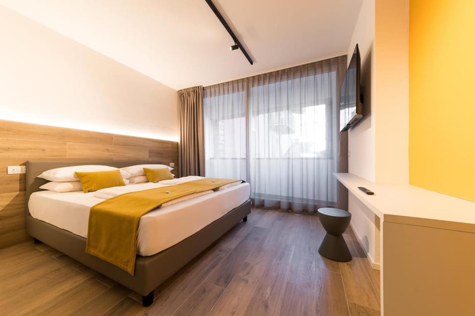 Property building, Living room, Bedroom