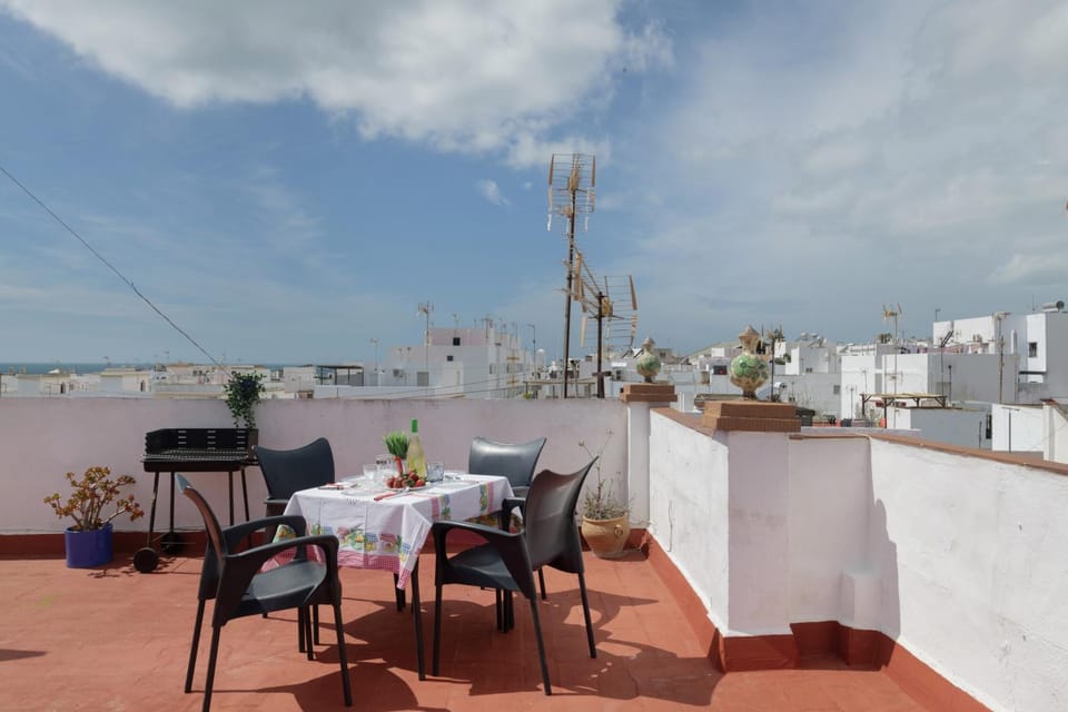 Property building, Balcony/Terrace, Living room
