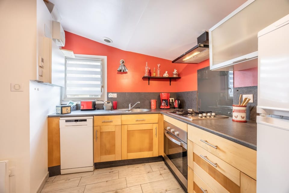 Kitchen or kitchenette, Living room