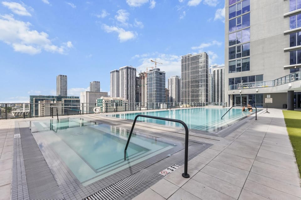 Modern & Cozy 2BR Downtown Near Bayside & Port Apartment in Miami