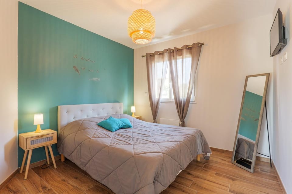 Living room, Bedroom