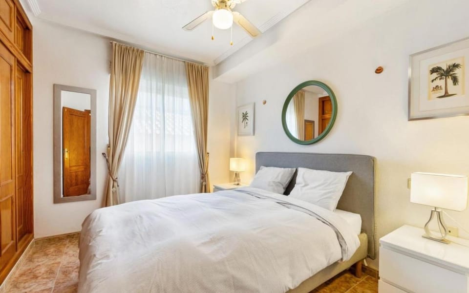 2-Bedroom Apartment with Solarium & Pool in Los Altos Apartment in Vega Baja del Segura