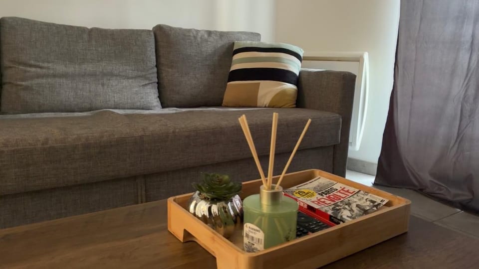 Studio avec jardin terrasse et parking privé Apartment in Caen