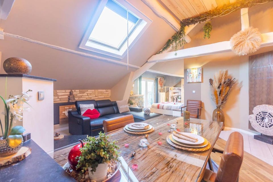 Living room, Seating area, Dining area