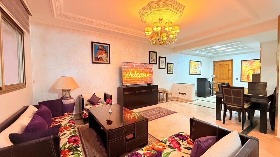 TV and multimedia, Living room, Seating area, Dining area, Evening entertainment