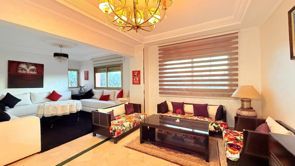 TV and multimedia, Living room, Seating area, air conditioner