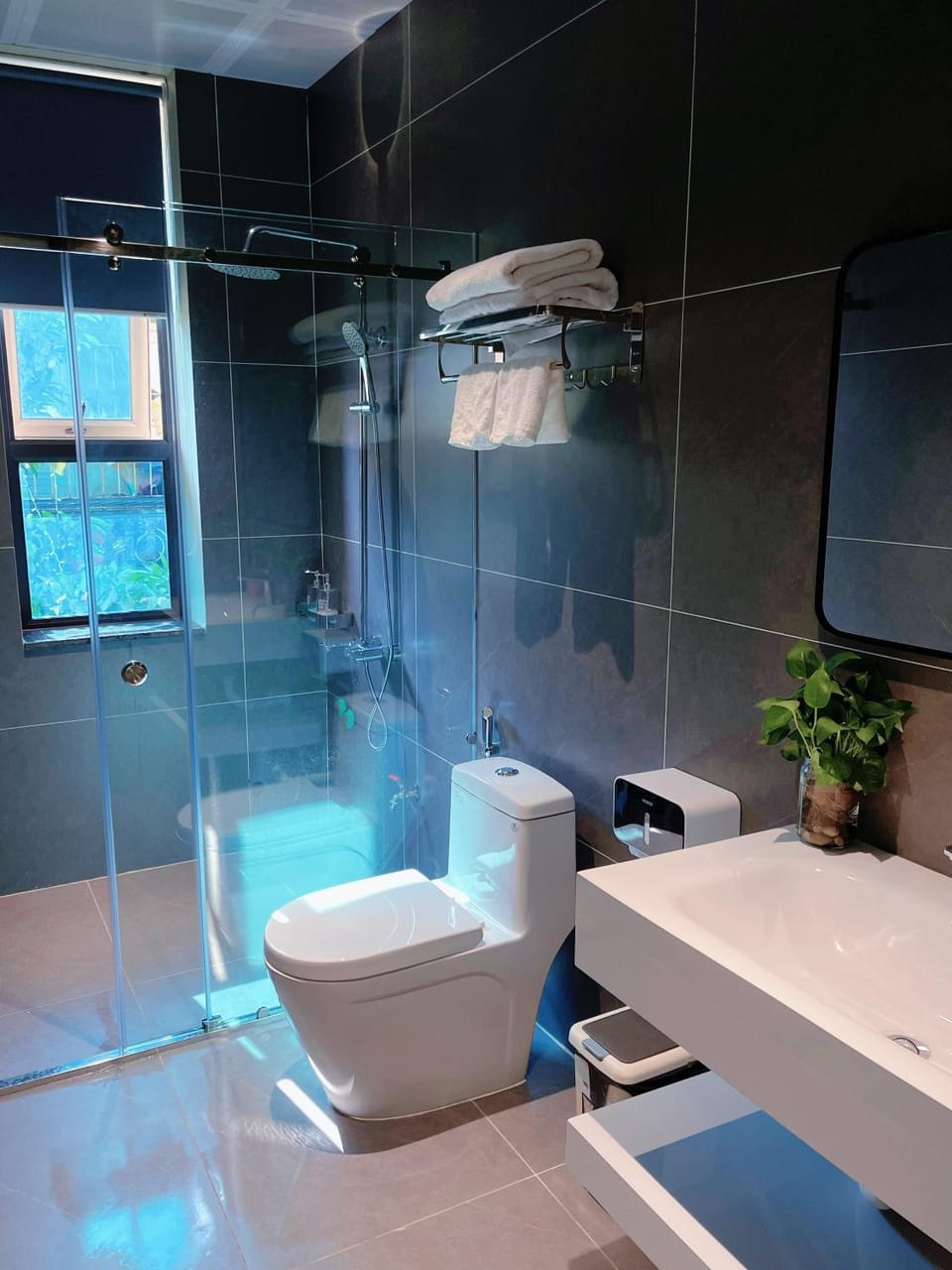Toilet, Bathroom, bidet, towels