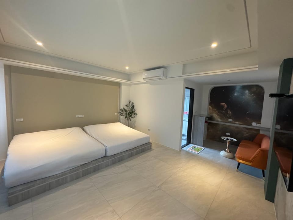 慕漾民宿 8套房游泳池近羅東清溝夜市 House in Taiwan, Province of China