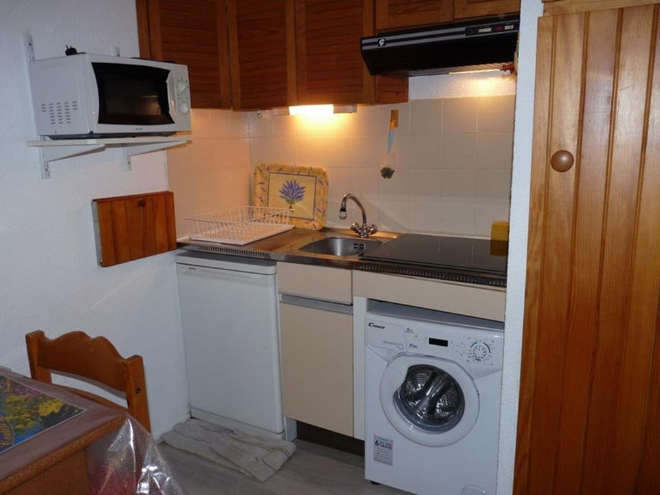 Studio à Bormes-les-Mimosas avec balcon et parking privatif - FR-1-251-886 Apartment in Bormes-les-Mimosas