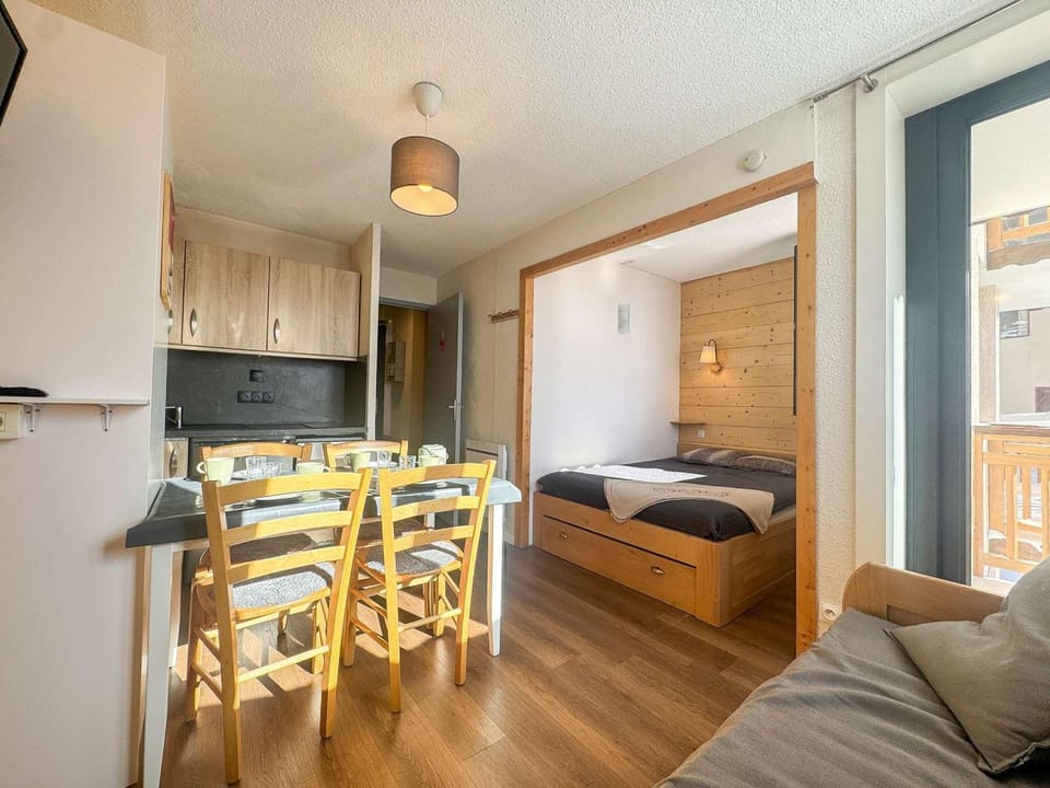 Appartement rénové à Val Thorens - 4 pers. avec balcon et WiFi - FR-1-637-97 Apartment in Les Allues