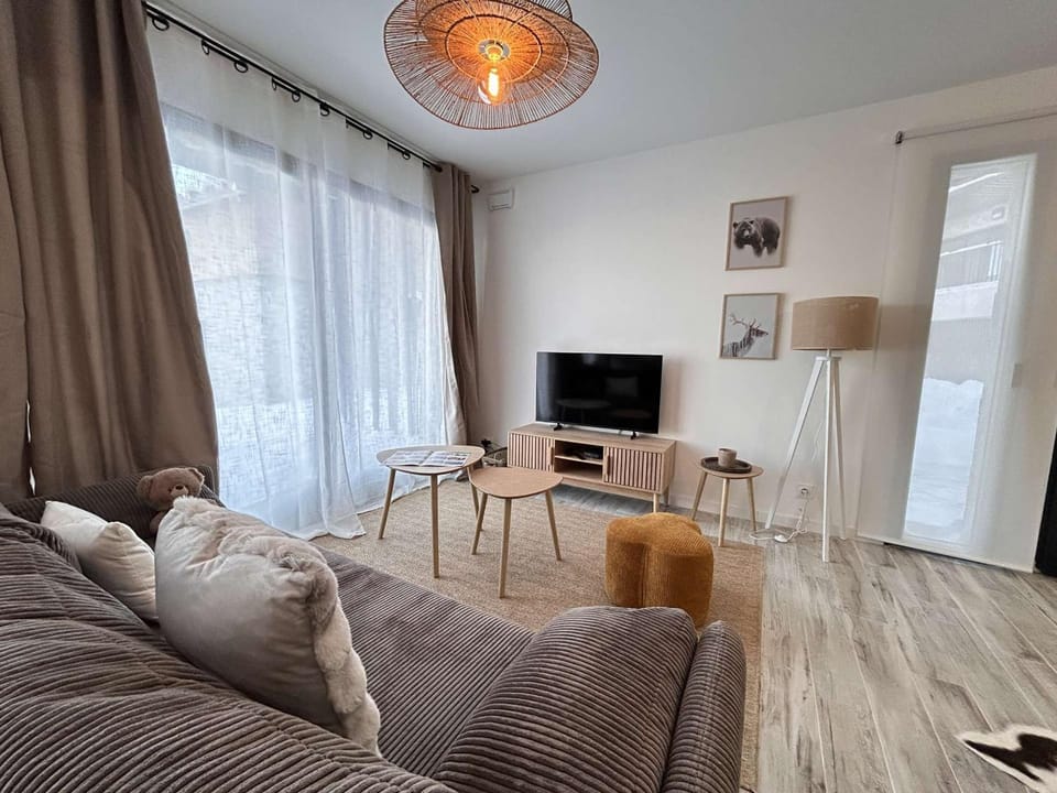 Chalet 3 pièces avec terrasse et parking proche des pistes à Risoul 1850 - FR-1-330-599 Chalet in Piedmont